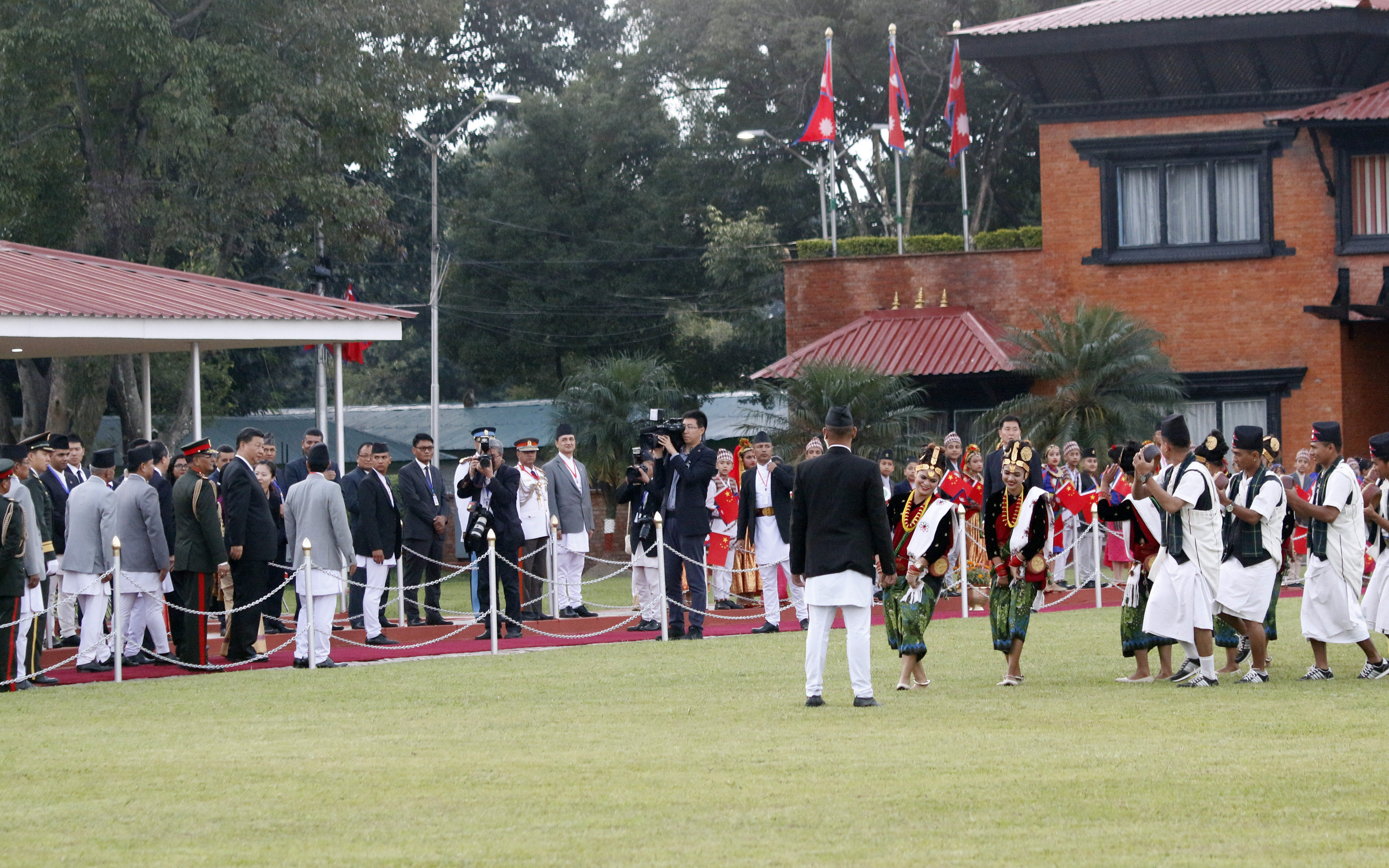 https://www.setopati.com/uploads/shares/2019/01/sujita/xi in nepal (6).jpg